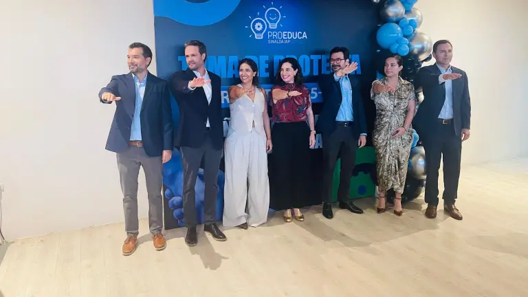 La nuevo consejo toma protesta para el periodo 2025-2027.