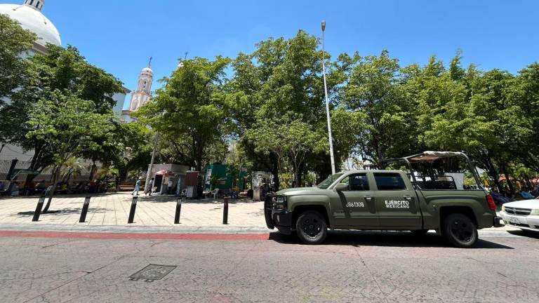 La presencia de elementos del Ejército en el centro de Culiacán ha generado incomodidad y temor entre habitantes.