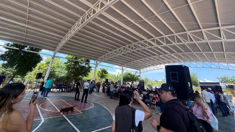 Una techumbre, acciones de vivienda, un pozo profundo y baños en la cancha de baloncesto fueron inaugurados en Chiqueritos tras una inversión superior a 10 millones de pesos.