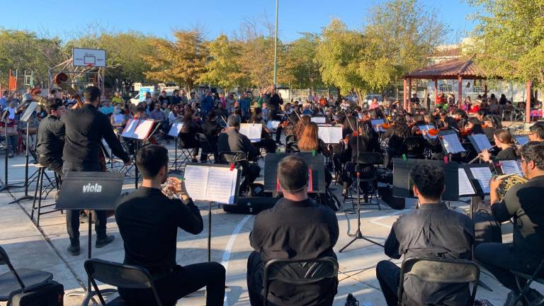 La Orquesta Sinfónica Juvenil del Isic participa en el Parque de Pradera Dorada.