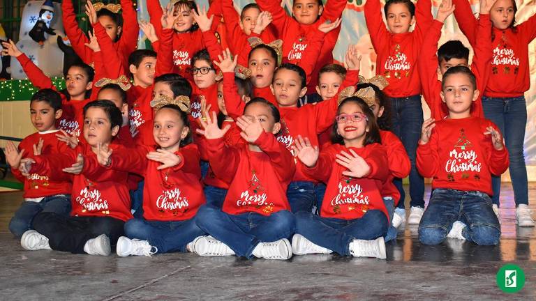 Los pequeños deleitaron al público con sus interpretaciones.