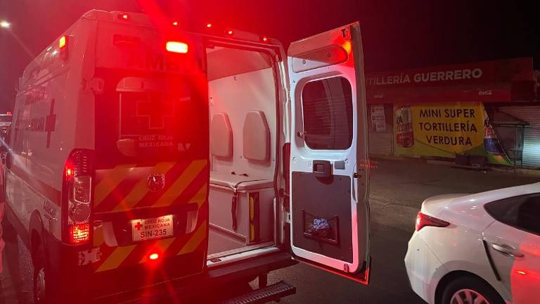 María Fernanda, de 17 años de edad, fue trasladada de emergencias a un hospital de Culiacán luego de ser presentar una herida de bala.