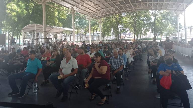 Entrega de tarjetas del Bienestar de apoyos a personas con discapacidad.