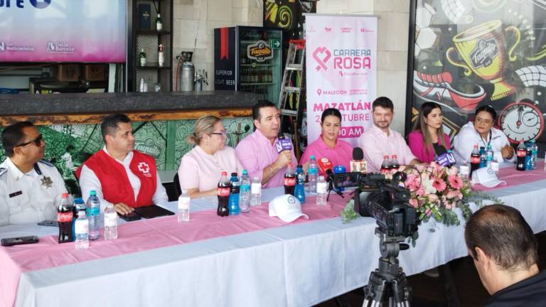 Los pormenores de la Carrera Rosa se presentaron en conferencia de prensa.
