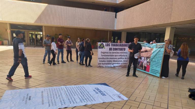 En Palacio de Gobierno, trabajadores del Sector Salud suman un mes de manifestaciones reclamando sus derechos.