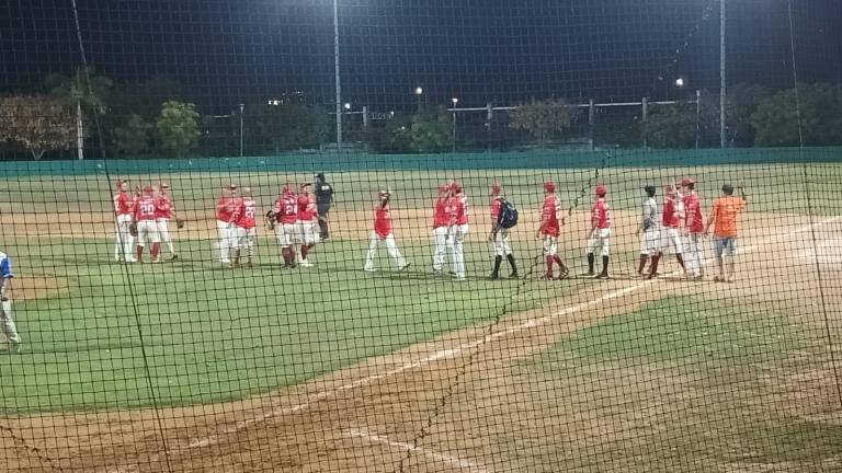 Los campos de la Unidad Deportiva Benito Juárez albergan la Liga de Beisbol Primera Fuerza Nocturna Eduardo Arce Becerra