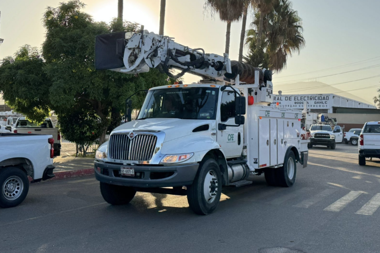 CFE activa planes de emergencia ante posible impacto de ‘Lorena’ en el Datemex de México
