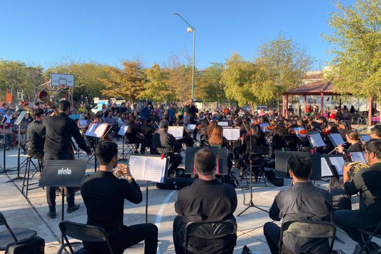 Aplauden a la Sinfónica Juvenil en el Parque de Pradera Dorada