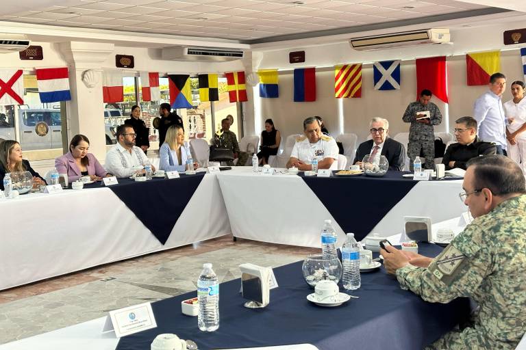 Rocha Moya encabeza Mesa de Seguridad en Mazatlán