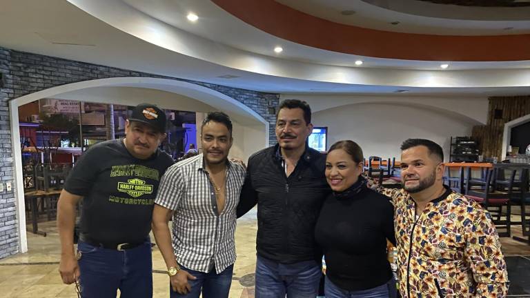 Visita José Manuel Figueroa Mazatlán para grabar unos temas musicales