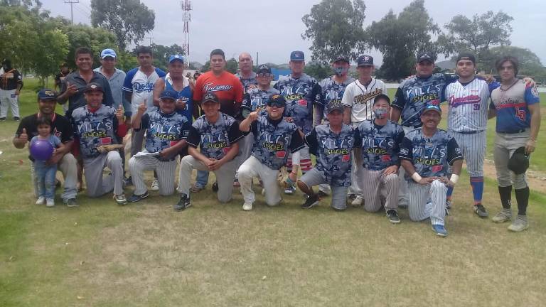 Kily’s Shoes celebra su campeonato.