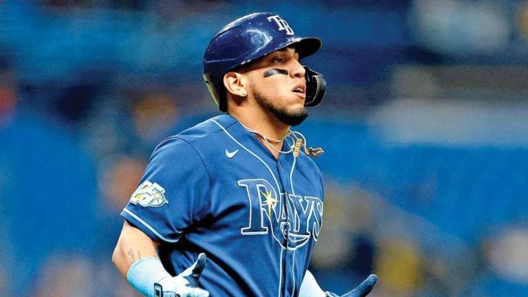 Isaac Paredes llegó a dos jonrones para los Rays de Tampa Bay.