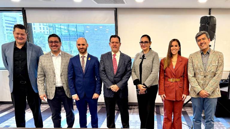 La funcionaria presentó los destinos de Mazatlán, Los Mochis y los cinco Pueblos Mágicos ante más de 120 agentes de viaje en el marco del Meet México Road Show.