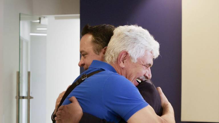Ricardo Ferretti es recibido en las instalaciones de Cruz Azul.