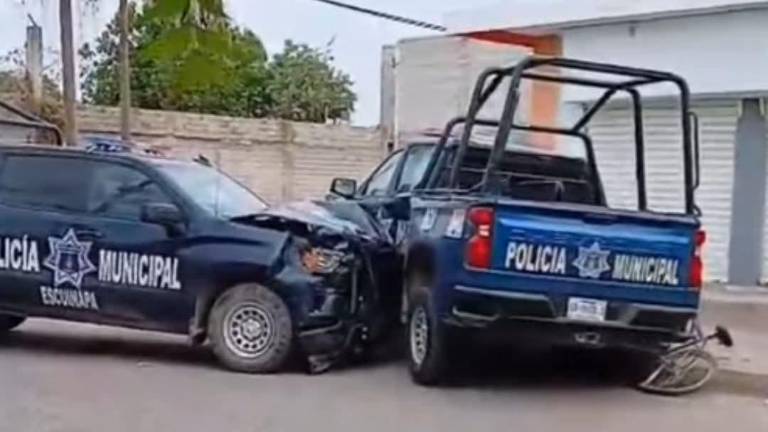 El percance ocurrió este domingo en el cruce de Avenida de la Juventud y Veracruz, en Escuinapa.