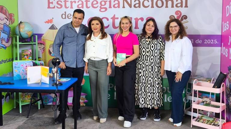 Mediadores del Programa Nacional Salas de Lectura de Sinaloa participaron en el Maratón de Lecturas.