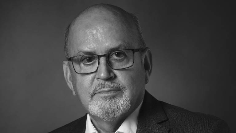 Carlos Ruiz Acosta presentará el libro escrito en honor a su padre Guillermo Ruiz Gómez, este jueves a las 20:00 horas, en el Centro Sinaloa de las Artes Centenario.