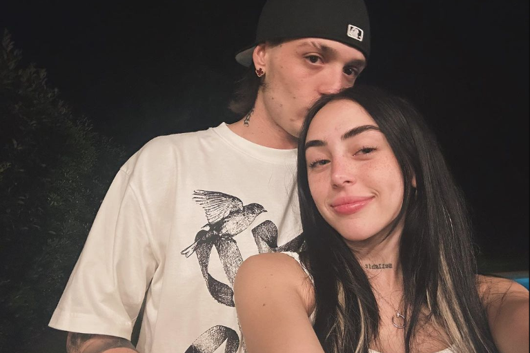 Deja Nicki Nicole abierta la posibilidad de tener hijos con Peso Pluma