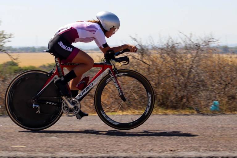 Ciclistas sinaloenses arrancan con siete medallas en el Macro Regional