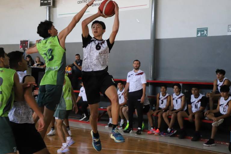 Sinaloa logra dos triunfos en Macro Regional de basquetbol