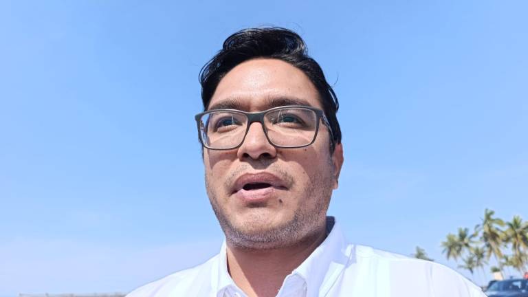 Espinosa Gallardo informó que la Coepriss ha estado realizando verificaciones de playas y locales que venden alimentos, determinando que son seguros.