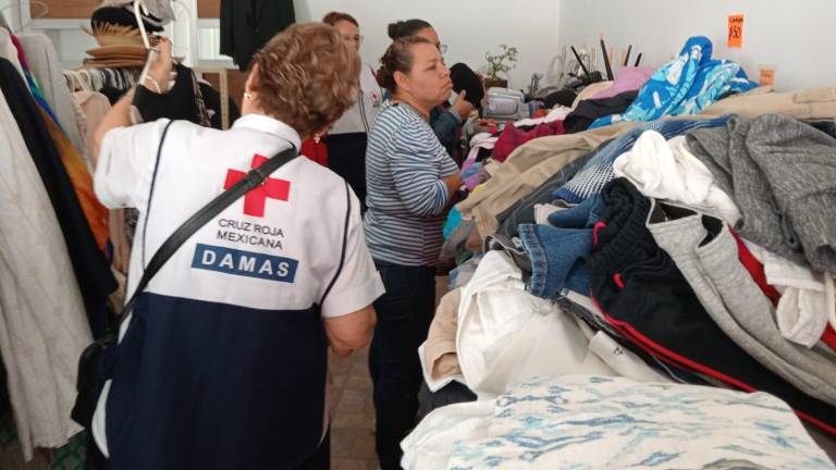 “El Gran Bazar Cruz Roja” se llevó a cabo este domingo en las instalaciones de la institución, hasta donde llegaron personas a adquirir artículos a bajo costo.