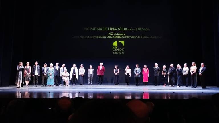 Los galardonados durante el homenaje Una Vida en la Danza.