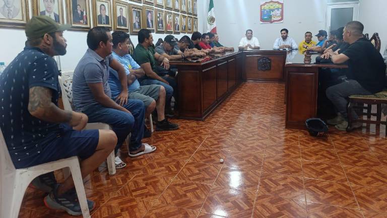 Integrantes del gremio tortillero en Escuinapa se reunieron con autoridades municipales para exponer su inconformidad.