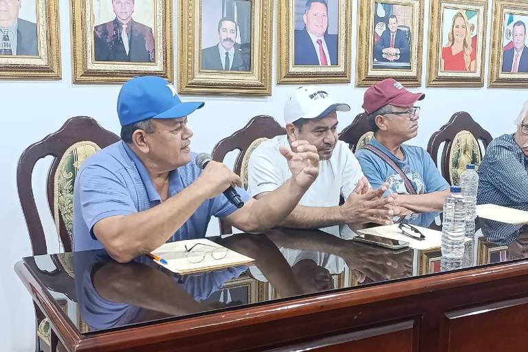 Preocupa a pescadores de Escuinapa taponamiento en la carretera al Valle de la Urraca que afecta su actividad