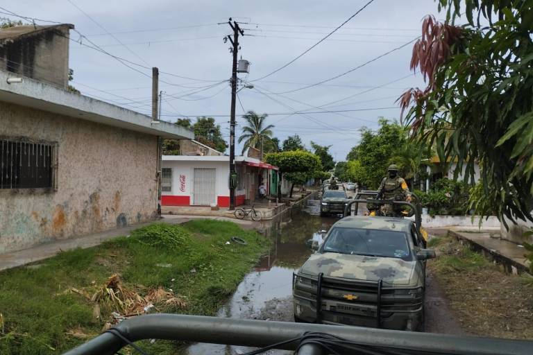 Aplica personal militar el Plan DN-III-E en Mazatlán, tras las lluvias de este domingo