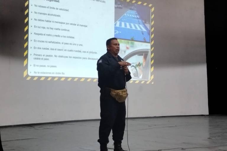 Reciben alumnos cultura vial con la campaña ‘Cuídate, en casa te esperan’