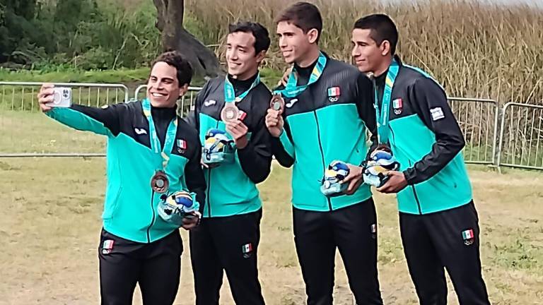 Los dos equipos mexicanos se colgaron el metal de bronce en remo, en los Panamericanos de Santiago 2023.