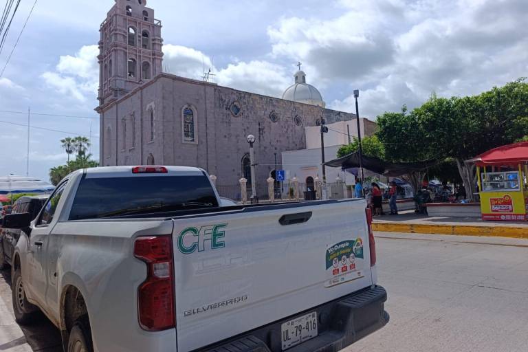 Comunidades del valle en Escuinapa viven otra noche sin electricidad