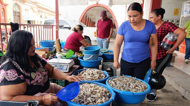 La venta de productos del mar han reputando, pero también los precios.