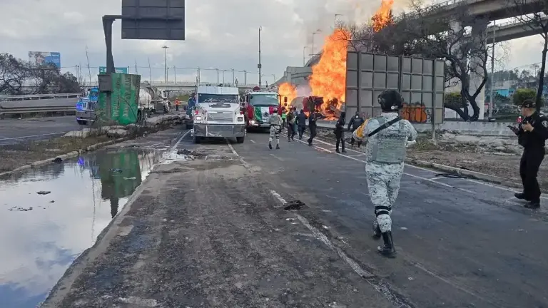 El miércoles una pipa de gas se volcó y explotó en el Puente de la Concordia, en la Ciudad de México.