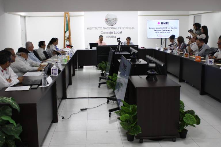 Cuatro de cinco fórmulas al Senado confirman interés en debate del INE; PT espera invitación