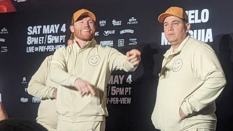 “Canelo” Álvarez, listo para enfrentar a Munguía.