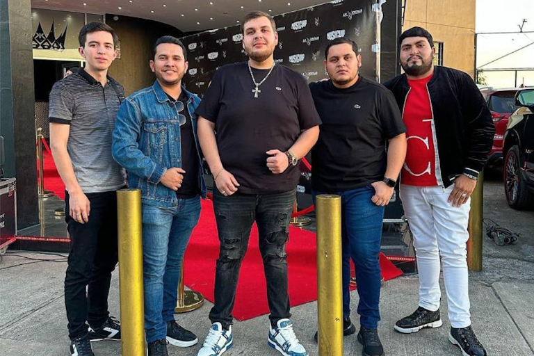 Reúne el Grupo La Ventaja a figuras del Regional Mexicano en la fiesta ‘Culiacán Deluxe’