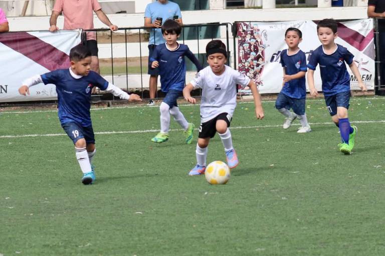 Recibirá Mazatlán cuatro campeonatos estatales de futbol de la Afoesac
