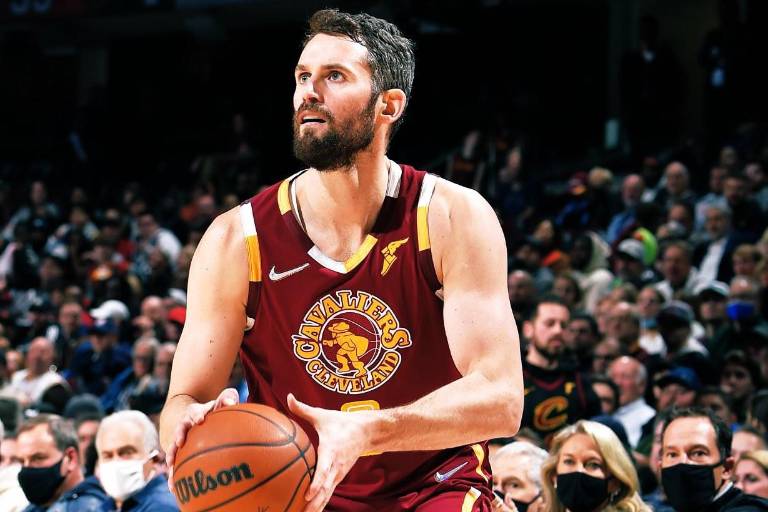 Kevin Love guía a Cavs a la victoria sobre Heat, en la NBA