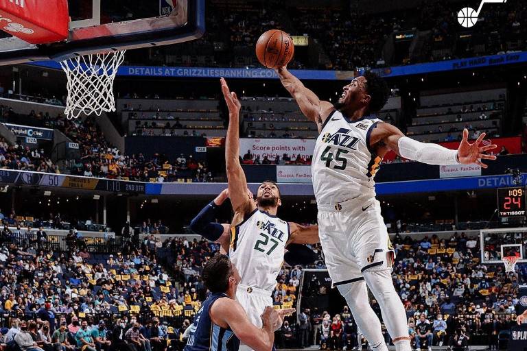 El Jazz derrota a los Grizzlies y se pone cerca de avanzar en los playoffs de la NBA