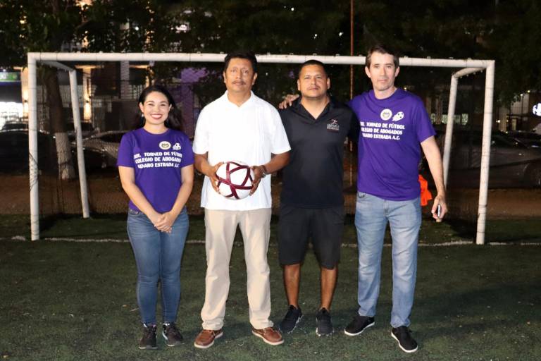 Ponen juristas a rodar el balón