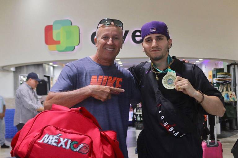 Marco Verde es recibido como héroe en Mazatlán