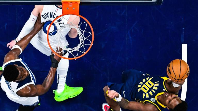 Tyrese Haliburton busca dos puntos para los Pacers, que hilvanaron su quinta victoria en fila.