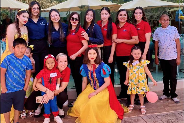 Con rifas, música y regalos Ganac celebra a los niños en su día