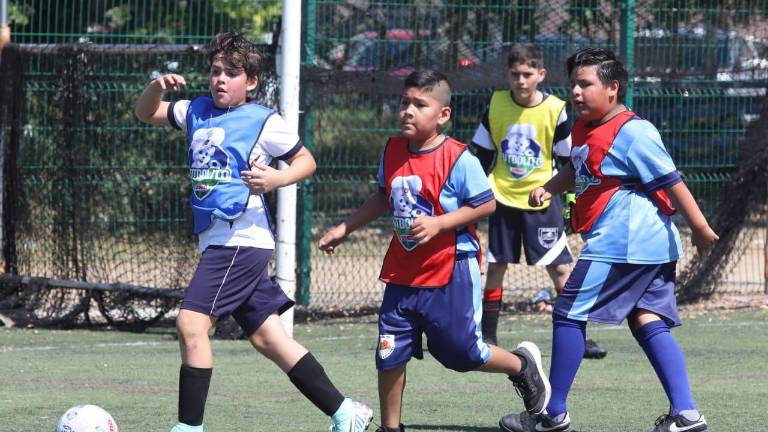 Emocionantes partidos se observan en el torneo.