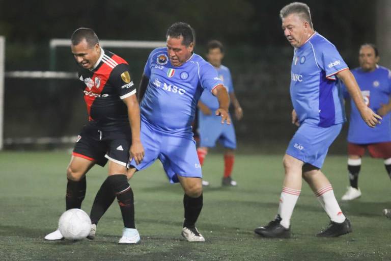 Hermanos y Amigos acecha la cima de Liga Golden Máster