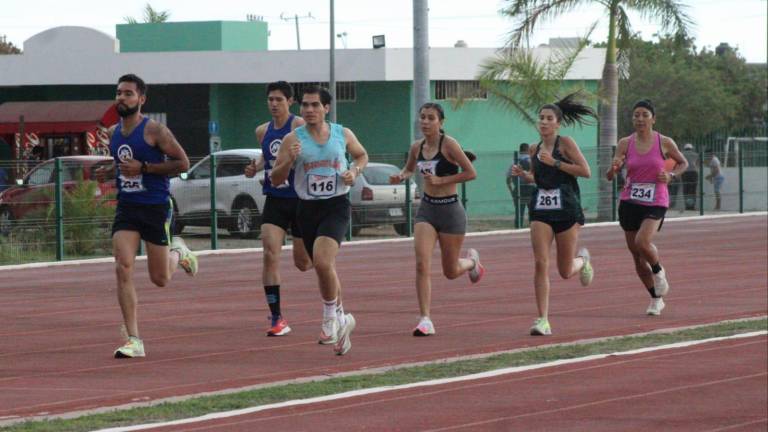 Los mejores atletas del puerto se dieron cita en la competencia.