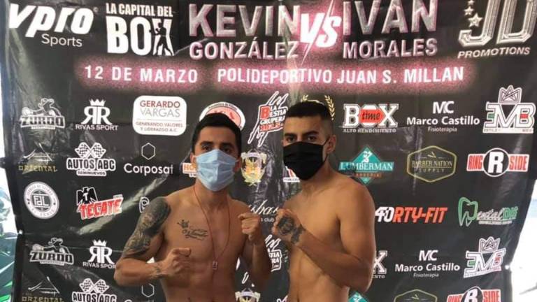 Kevin “Chacal” González e Iván Morales están en orden con la báscula.