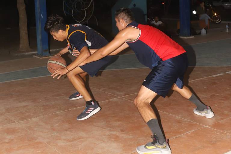 Rin Rin Pizza marca su territorio en Baloncesto La Foresta